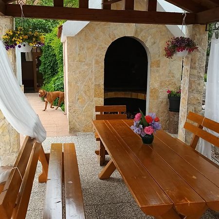Holiday Home Perunika Zezevica Екстериор снимка