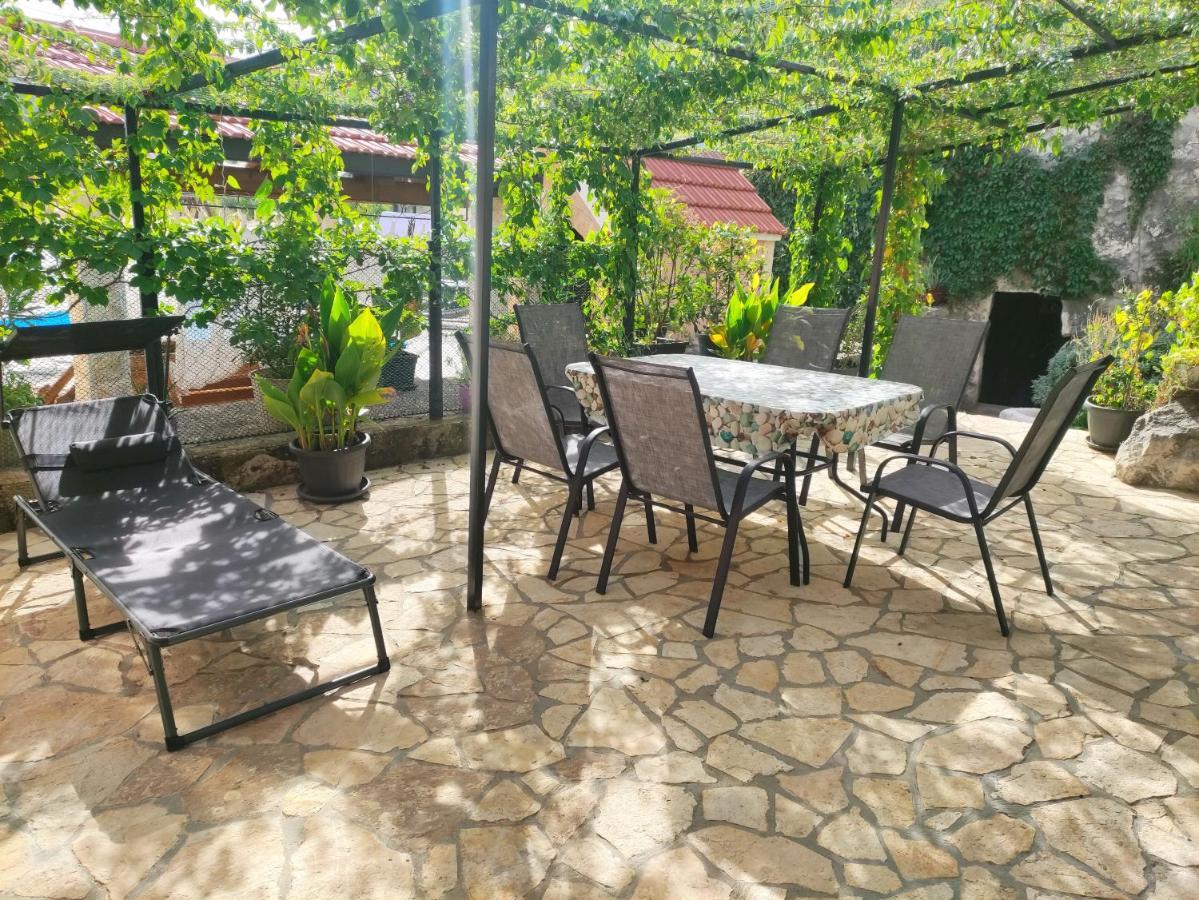 Holiday Home Perunika Zezevica Екстериор снимка