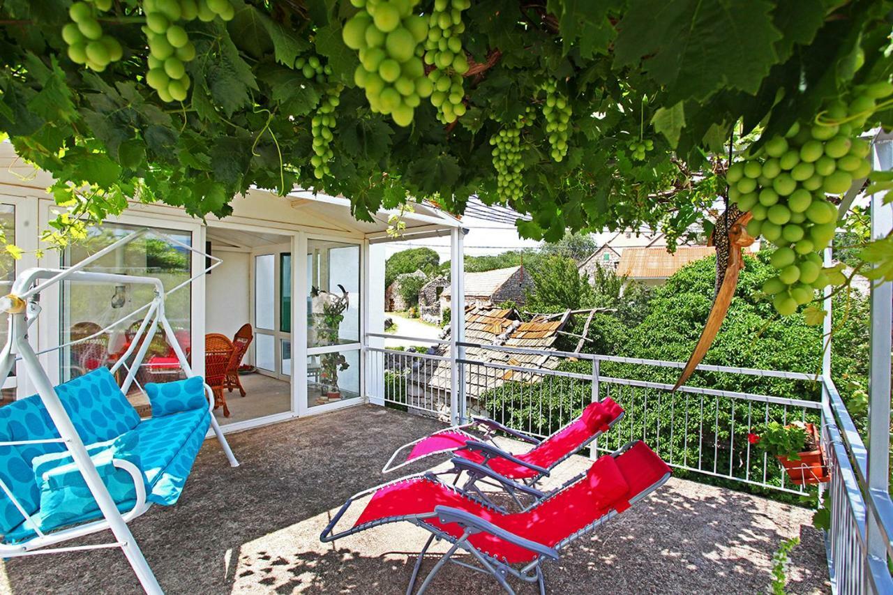 Holiday Home Perunika Zezevica Екстериор снимка