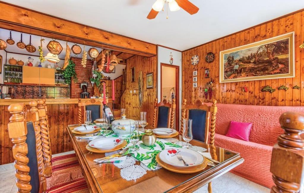 Holiday Home Perunika Zezevica Екстериор снимка