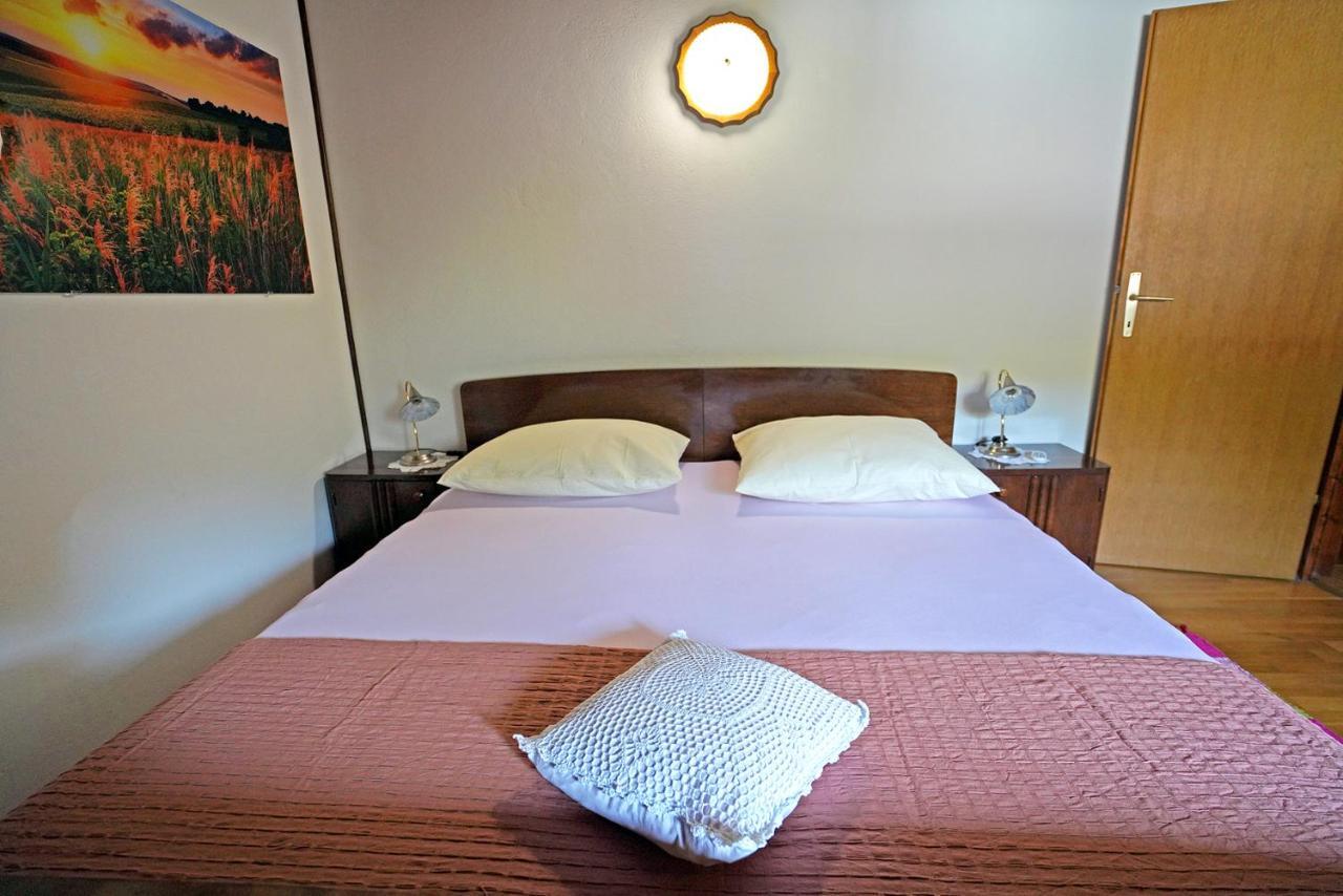 Holiday Home Perunika Zezevica Екстериор снимка